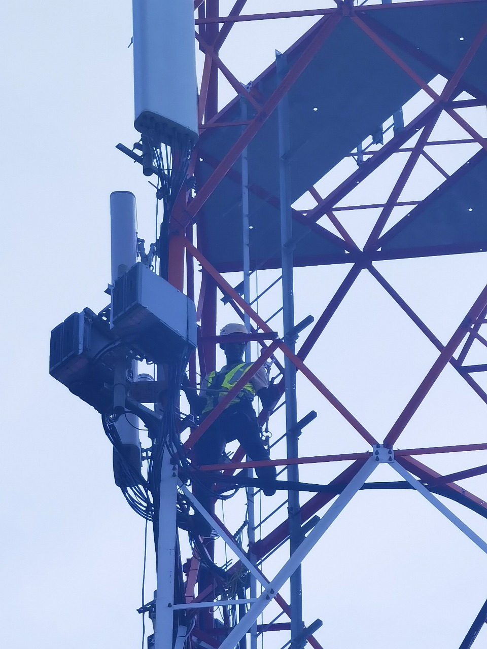 Data Center Orbi-Sat